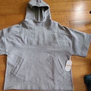 NWT Diadora Poncho